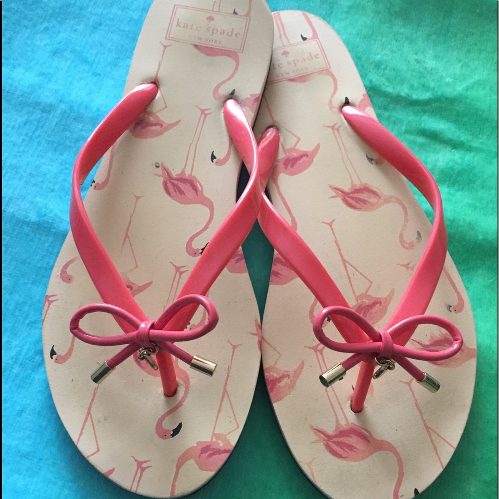 Kate spade flip flops flamingo 9/10 gently used
